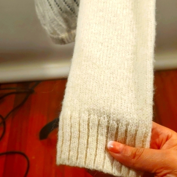 Lou & Grey Soft Cream Turtleneck Sweater Size Medium - Picture 9 of 13